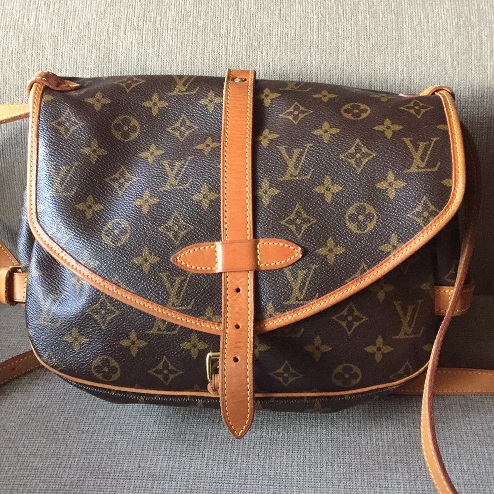 Louis Vuitton Saumur 30